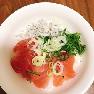 しらす海鮮丼